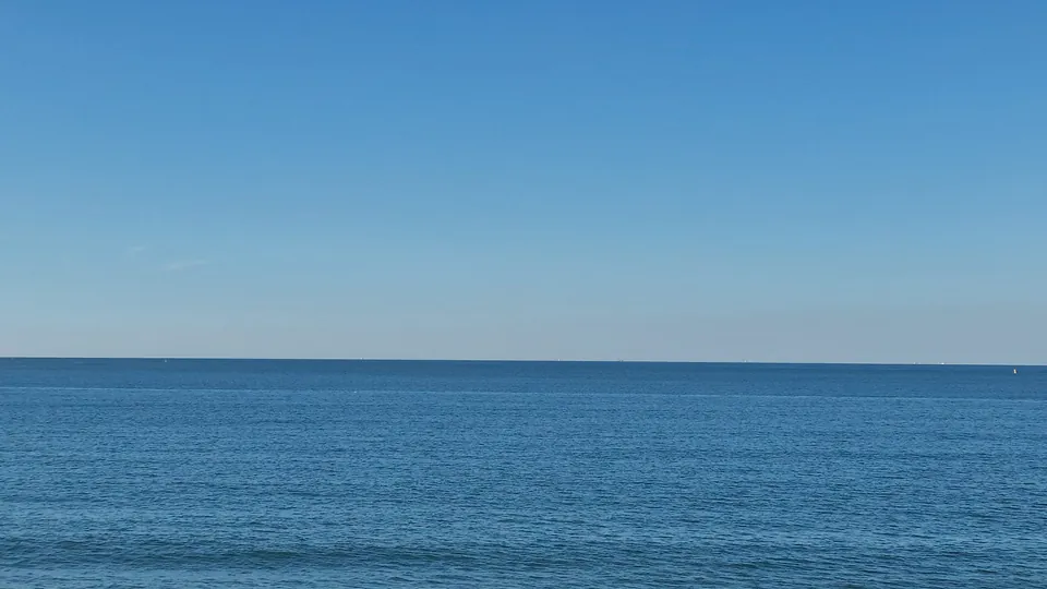 Blaue Nordsee bis zum Horizont